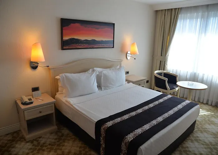 Hotel Mavi Surmeli فندق أضنه